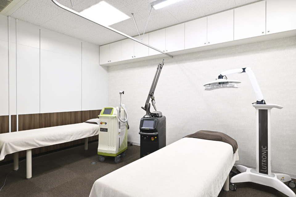 美容皮膚科専門フロア・設備の導入