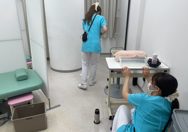 診察終了清掃のようす